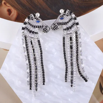 Модни леки луксозни кристални обеци с пискюли във формата на главата на зебра