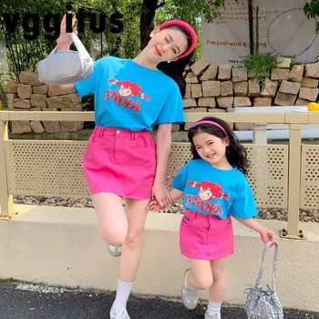 Подходящ за семейство съоръжения в корейски стил за лятото Синя тениска с шарени момичета + розова пола за мама и дъщеря E23X81
